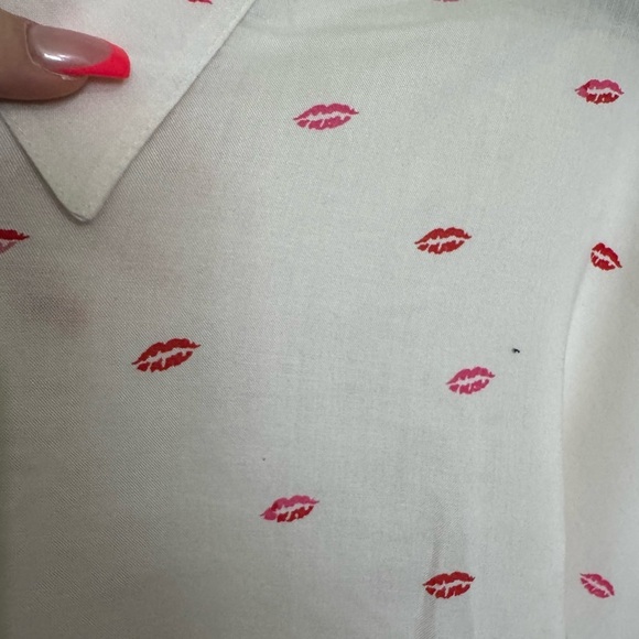 Japna White and Pink and Red lips Button Down Shirt - Picture 5 of 7
